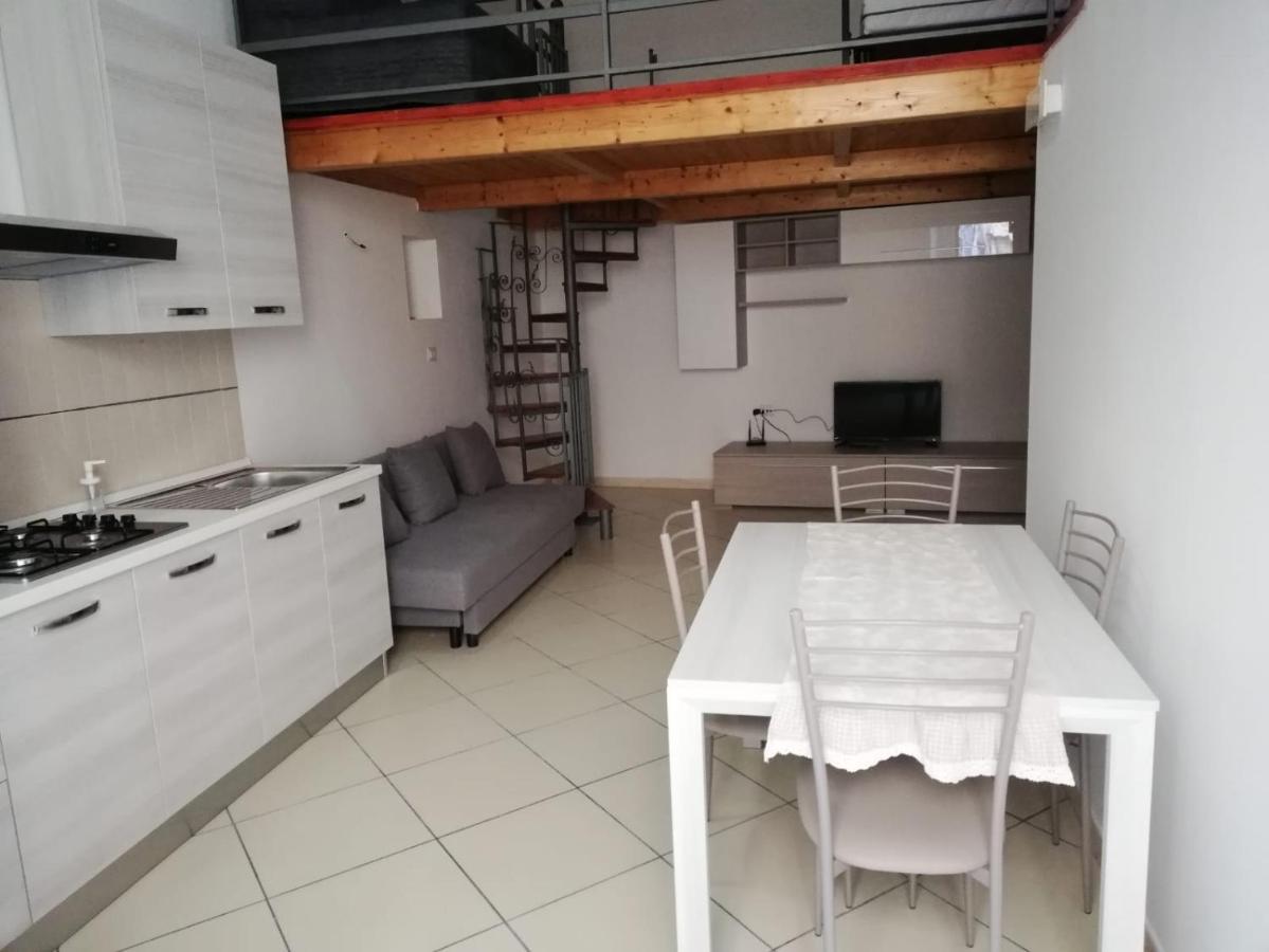 Aurora Apartment Nel Cuore Di Napoli Nápoles Exterior foto